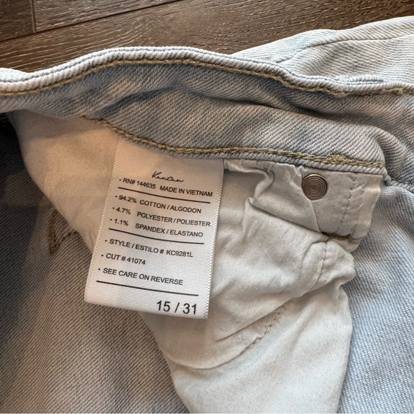 KanCan Jeans. Women’s size 15/31.  Light wash and in great condition! - Picture 5 of 8